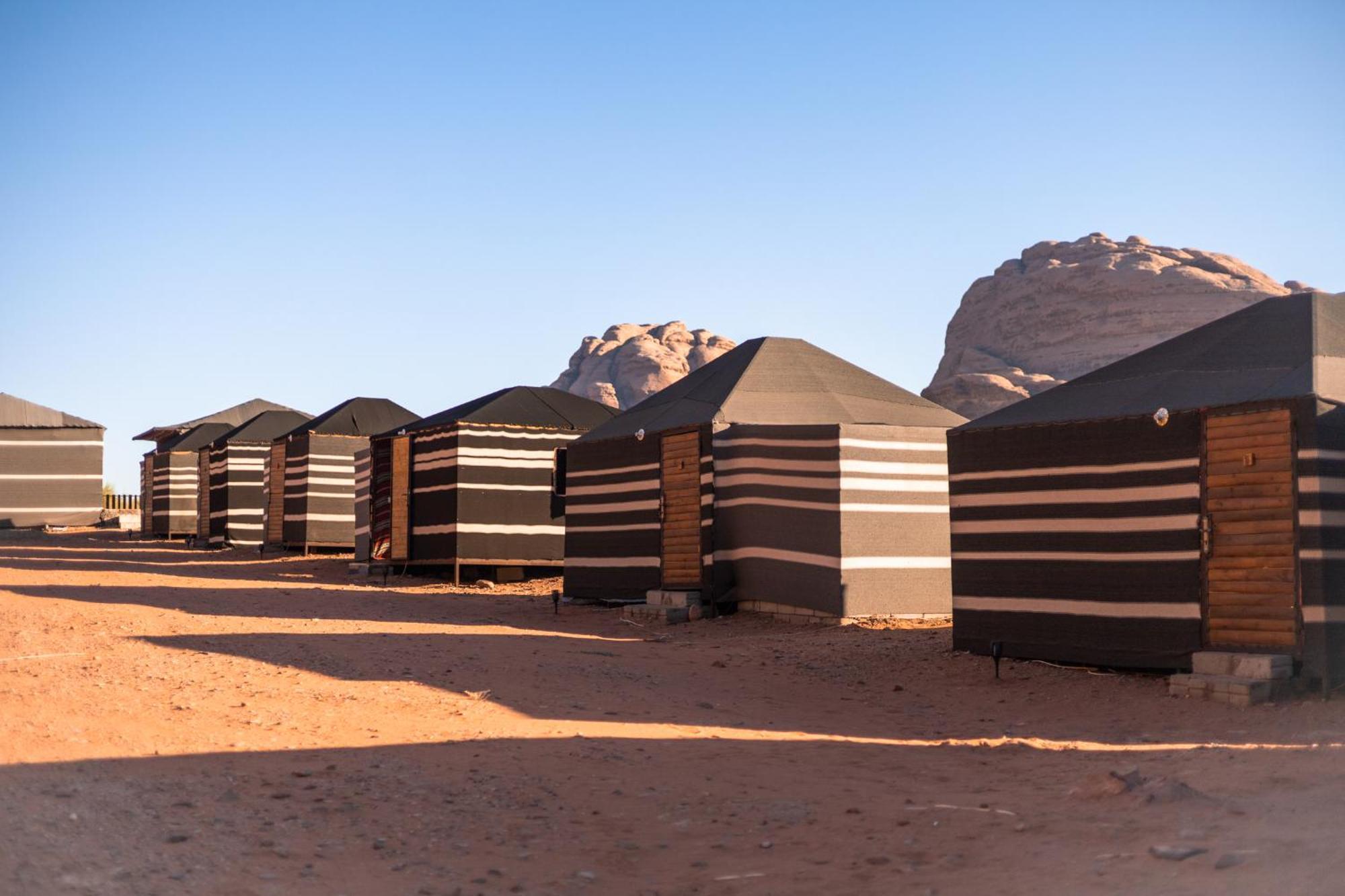 Beduin Star Trail Camp Bed & Breakfast วาดิรัม ภายนอก รูปภาพ