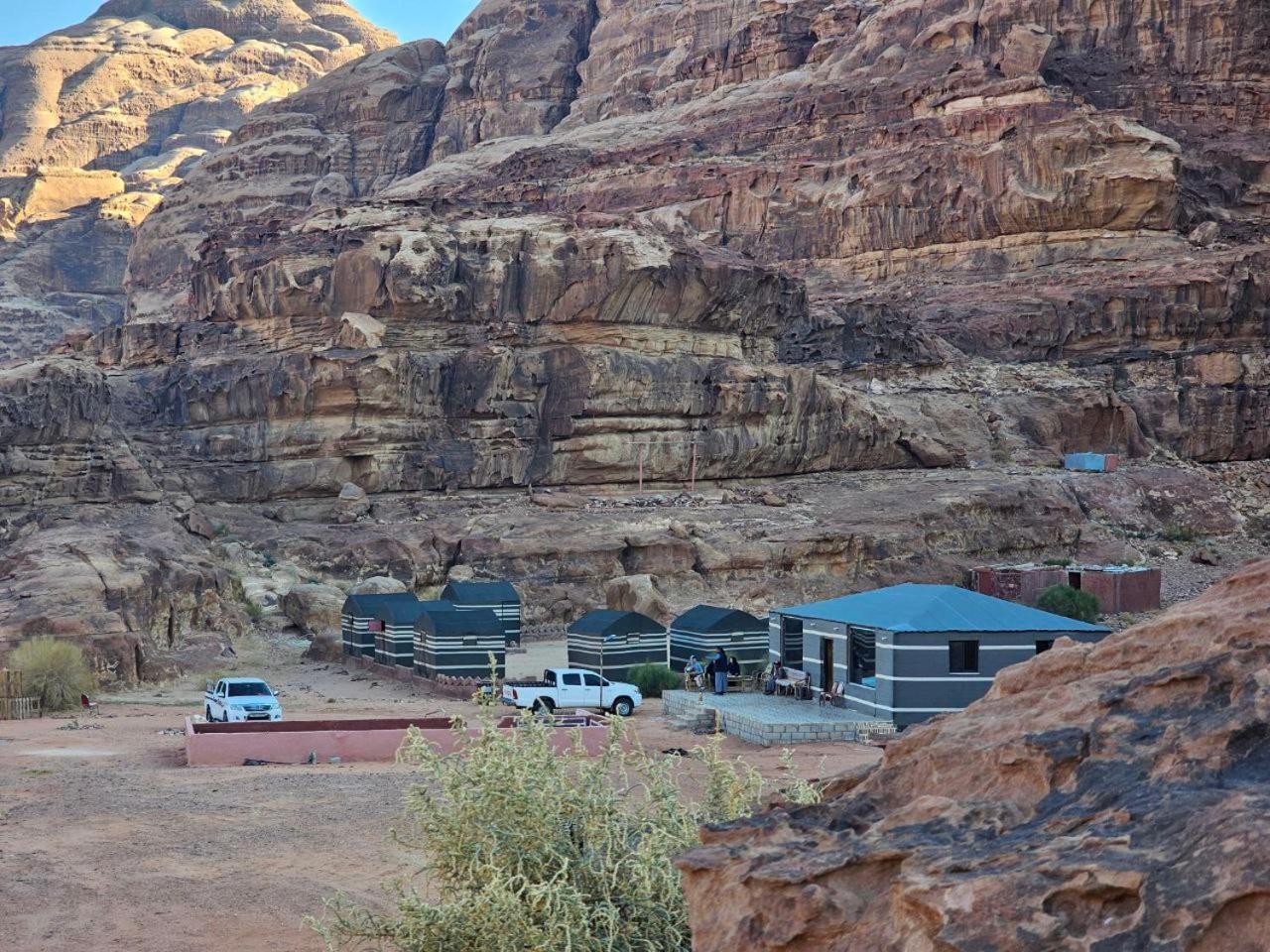 Beduin Star Trail Camp Bed & Breakfast วาดิรัม ภายนอก รูปภาพ