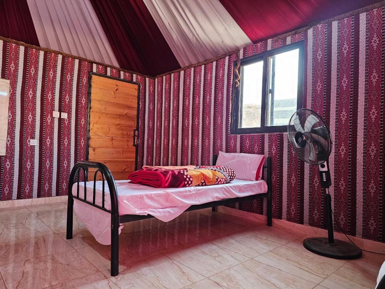 Beduin Star Trail Camp Bed & Breakfast วาดิรัม ภายนอก รูปภาพ