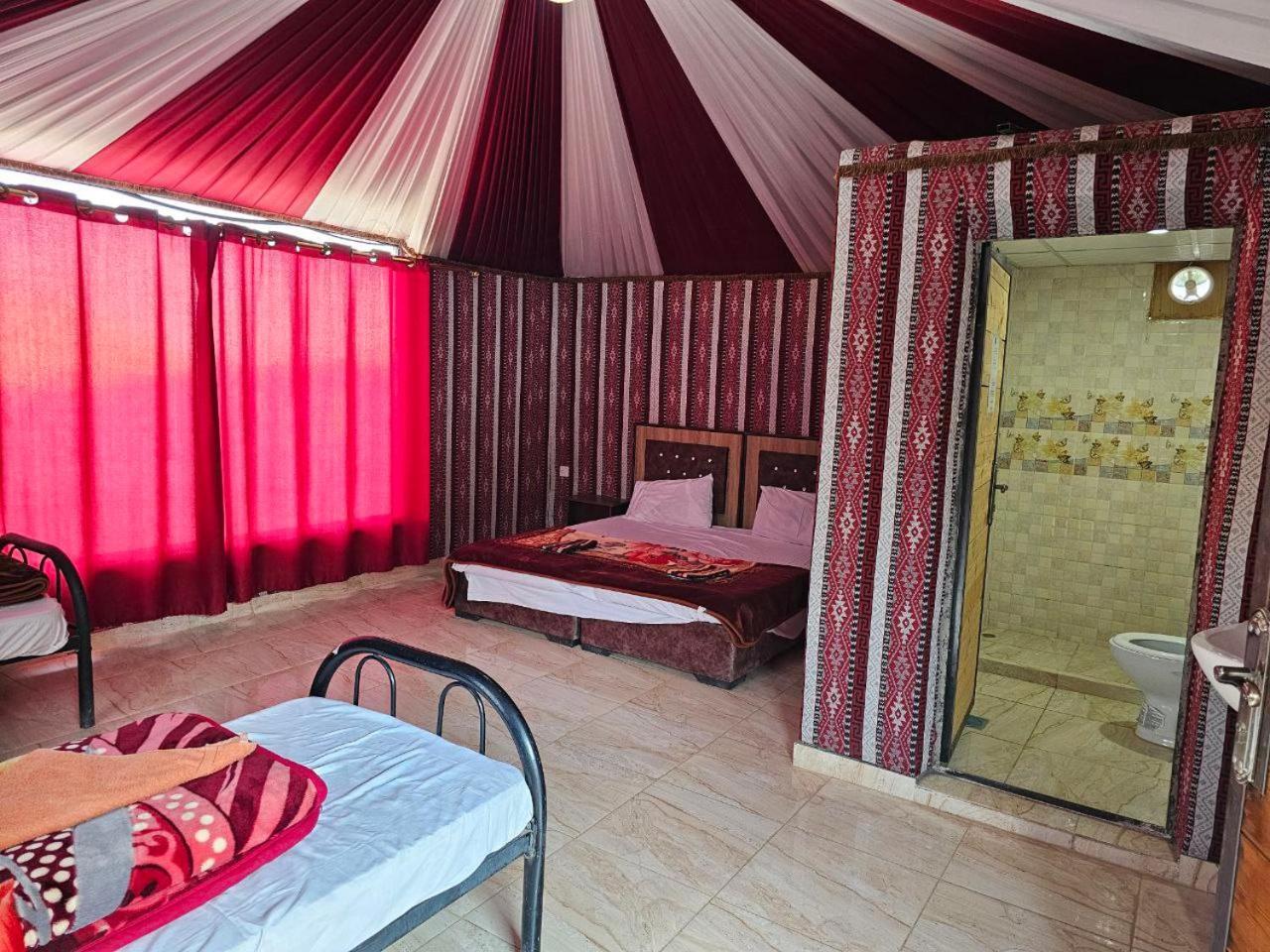 Beduin Star Trail Camp Bed & Breakfast วาดิรัม ภายนอก รูปภาพ