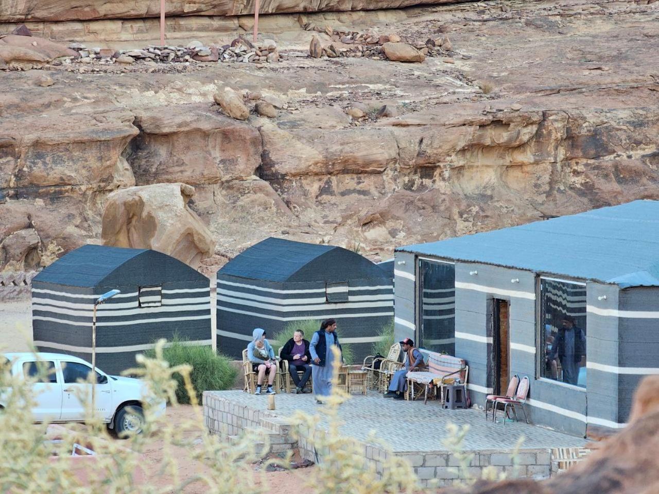 Beduin Star Trail Camp Bed & Breakfast วาดิรัม ภายนอก รูปภาพ