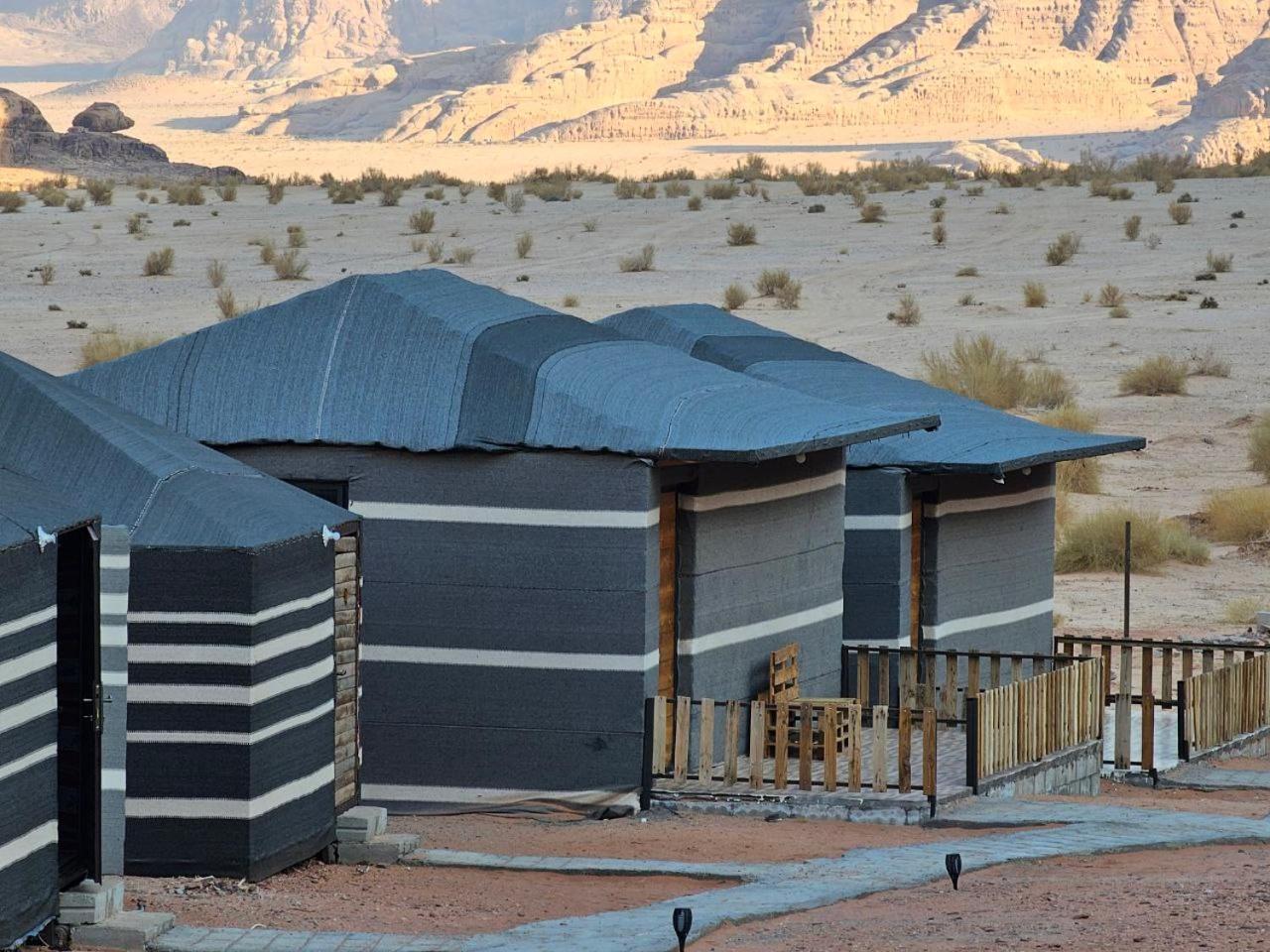 Beduin Star Trail Camp Bed & Breakfast วาดิรัม ภายนอก รูปภาพ